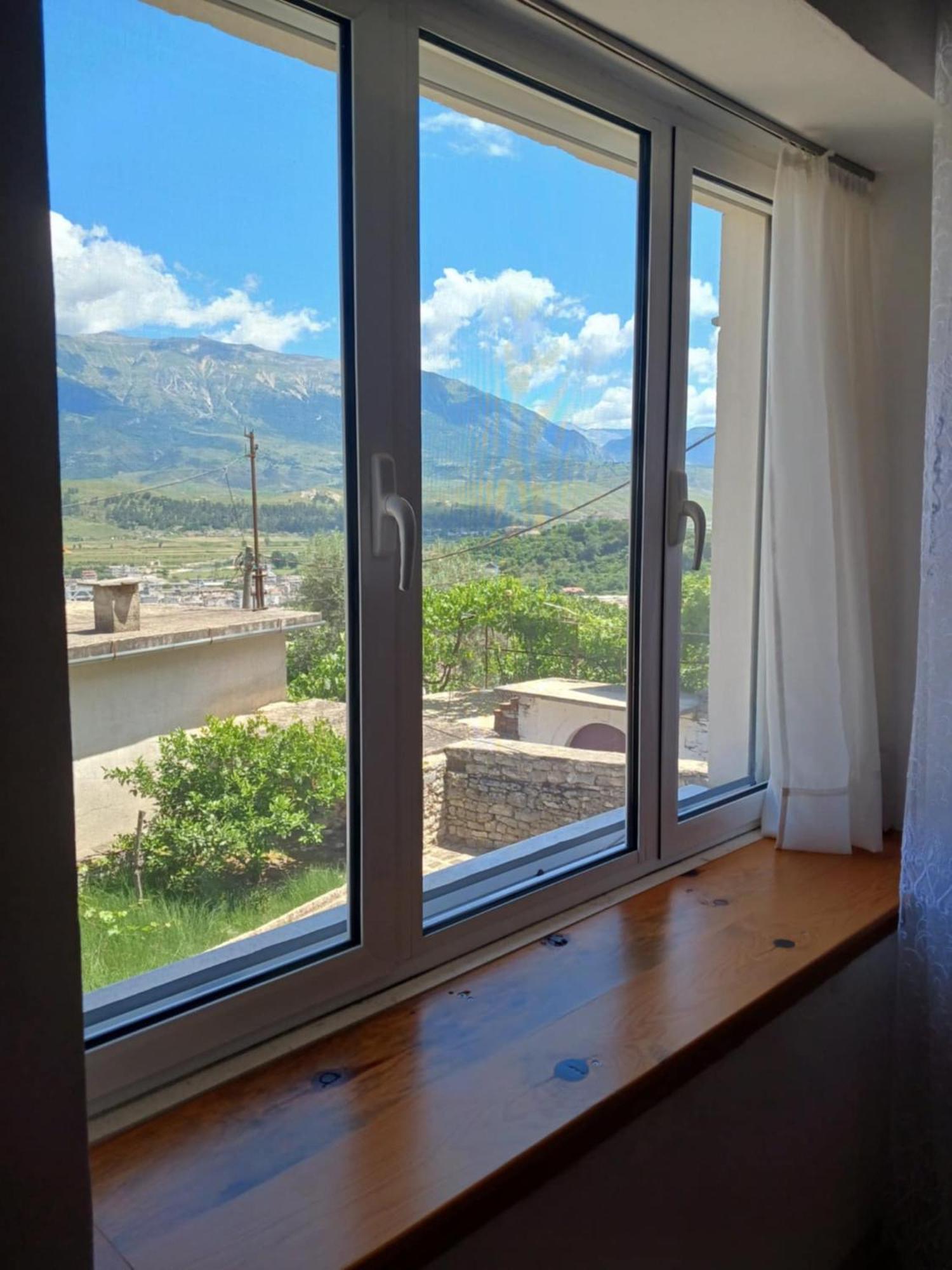 Eniguesthouse Gjirokaster Exterior photo